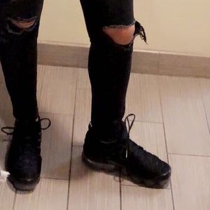 Meet your Posher, Ambrelle